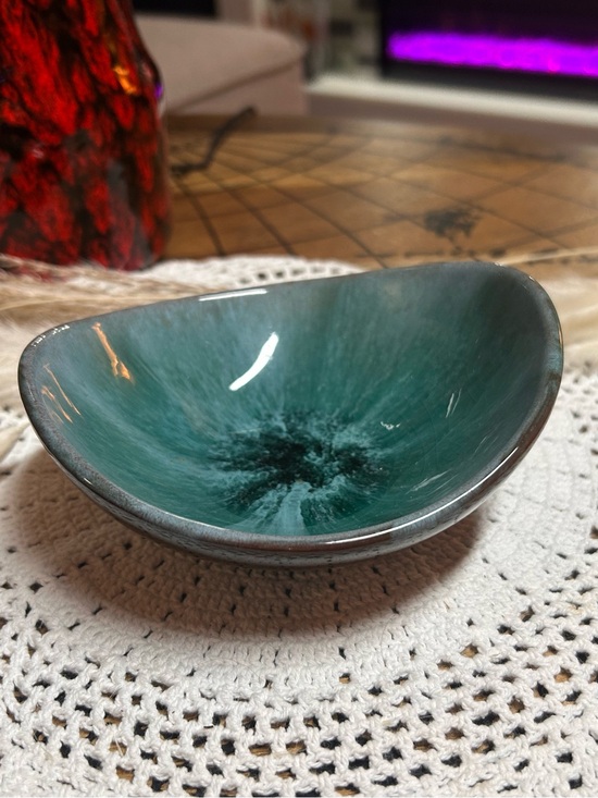 Blue Mountain Pottery Other - Vintage Blue Mountain Pottery Triangular Bowl | Canadian BMP Teal Green Drip